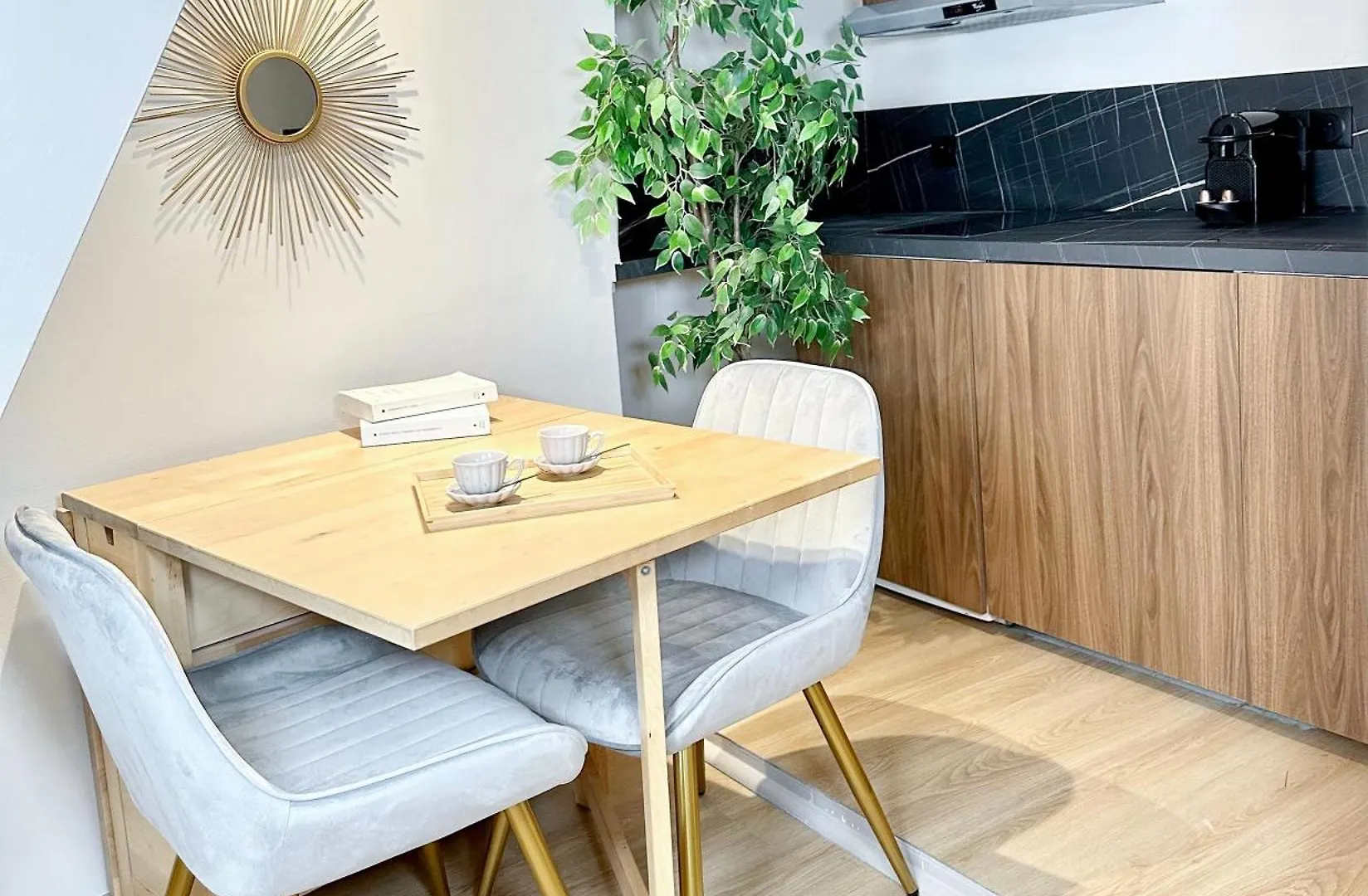 Appartement Buttes Chaumont - Amazing duplex - 6062 à Paris France