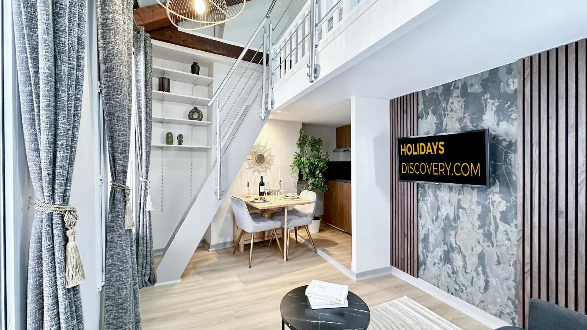 6062 - Stylish Duplex In Paris Olympic Games 2024 contacts