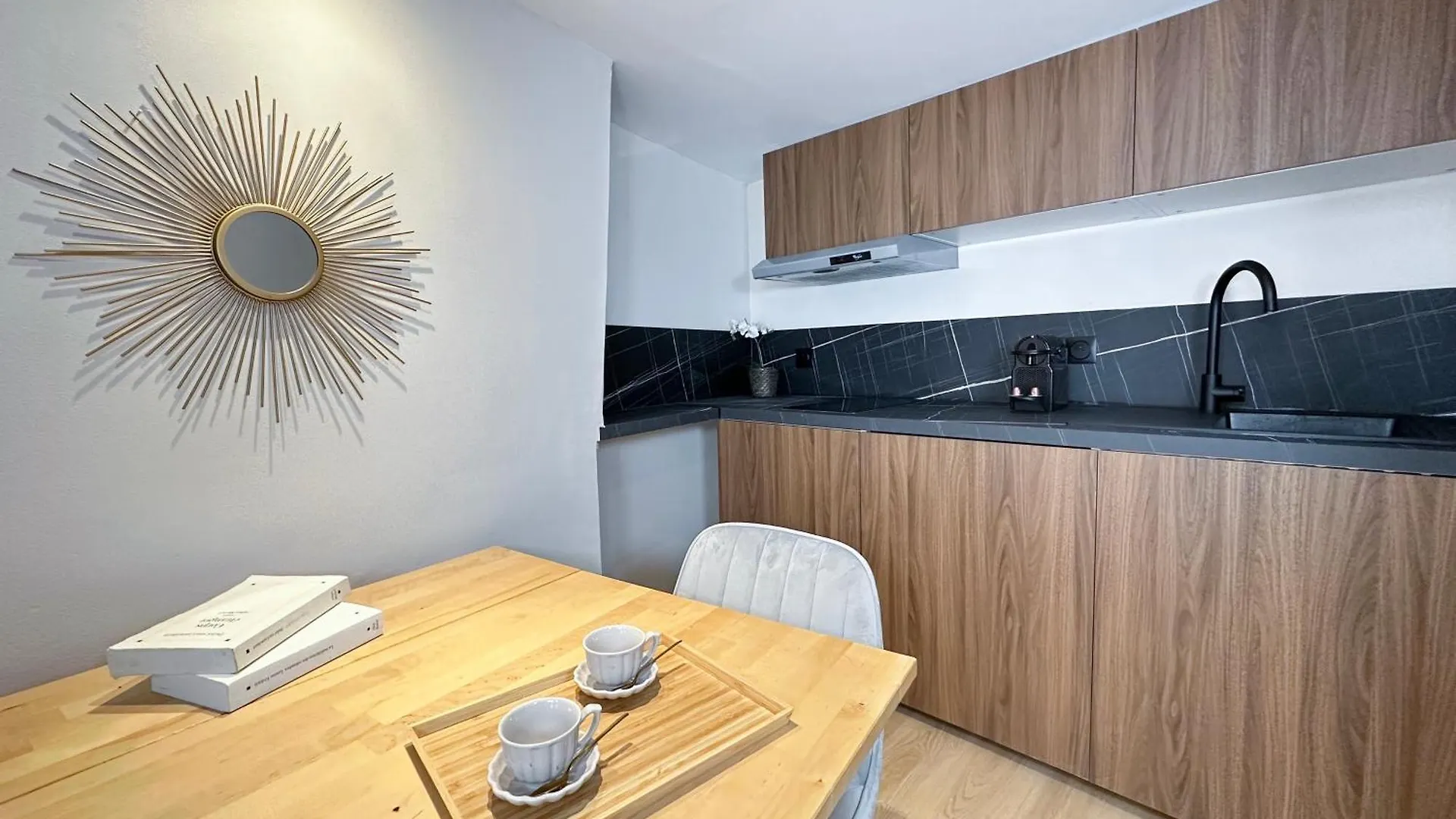 Appartement Buttes Chaumont - Amazing duplex - 6062 à Paris France